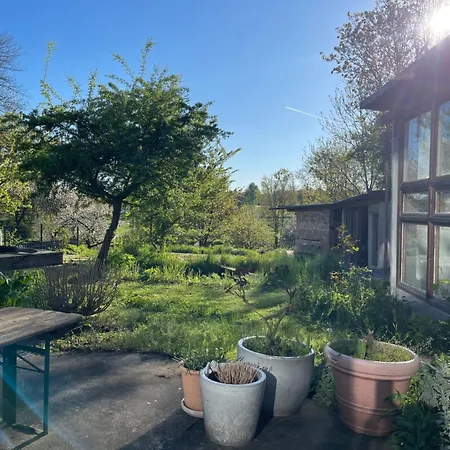 Idyllisches Mit Gartenzugang Apartman *